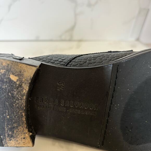 Freda Salvador Laceless Croc d'Orsay Leather
Oxfords in Black Women's Size 5.5 - Picture 12 of 14